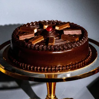 Tehzeeb KitKat Chocolate Cake