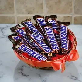 Snickers Chocolate Basket