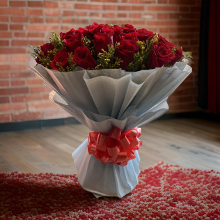 24 Imported red roses bouquet