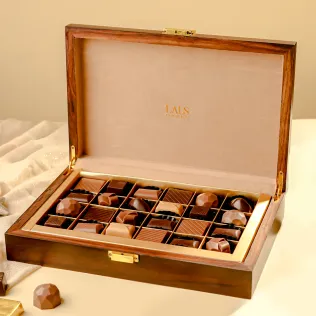 Rosewood Signature Chocolate Box (24 Pcs)